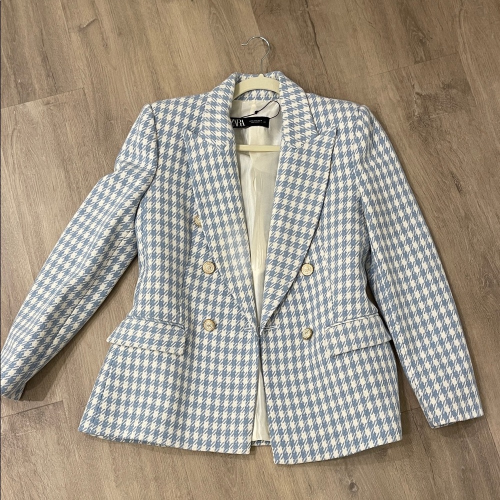 Zara Women's Classic Blue and White Check Blazer